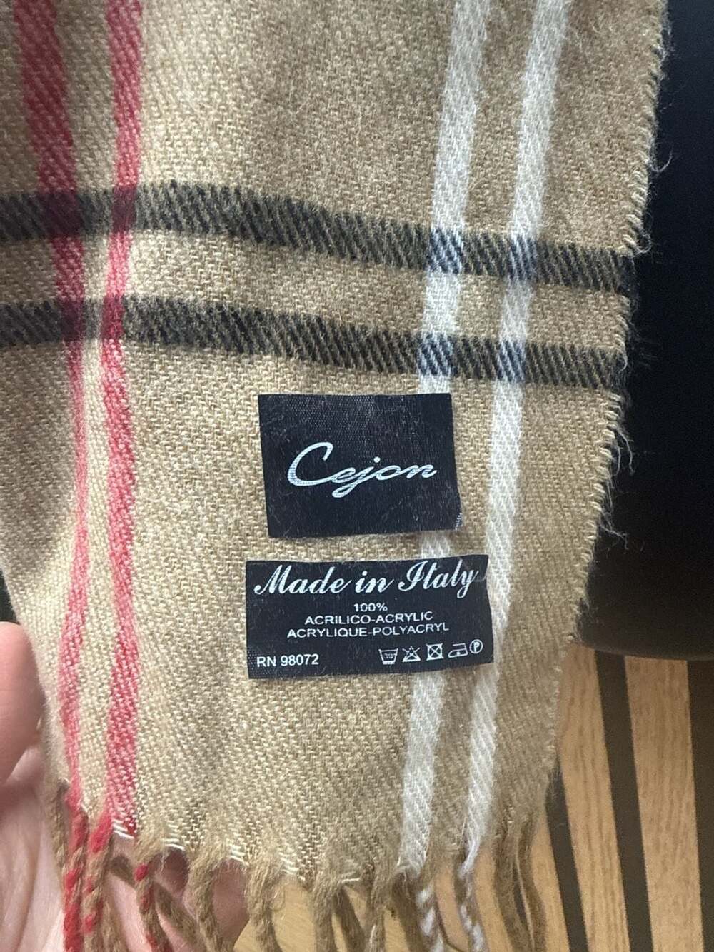 Cejon Scarf - Picture 3 of 3